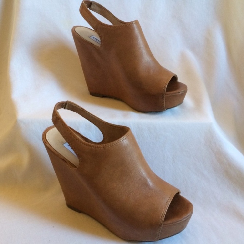 Steve Madden Brown Wedge